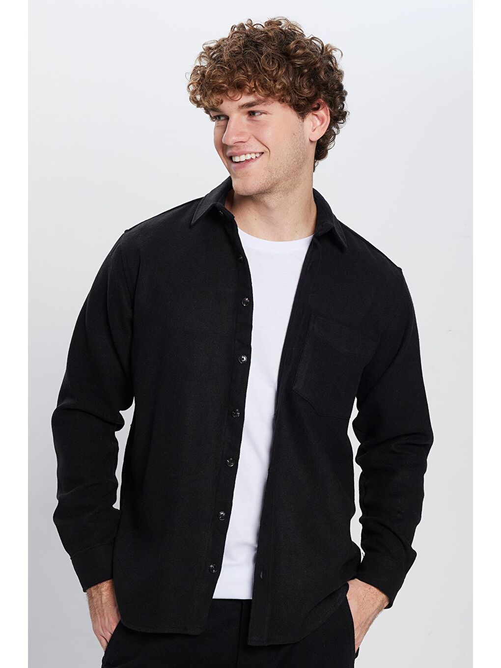 Siyah Erkek Regular Fit Klasik Kesim Tek Cepli Düz Kışlık Oduncu Gömlek