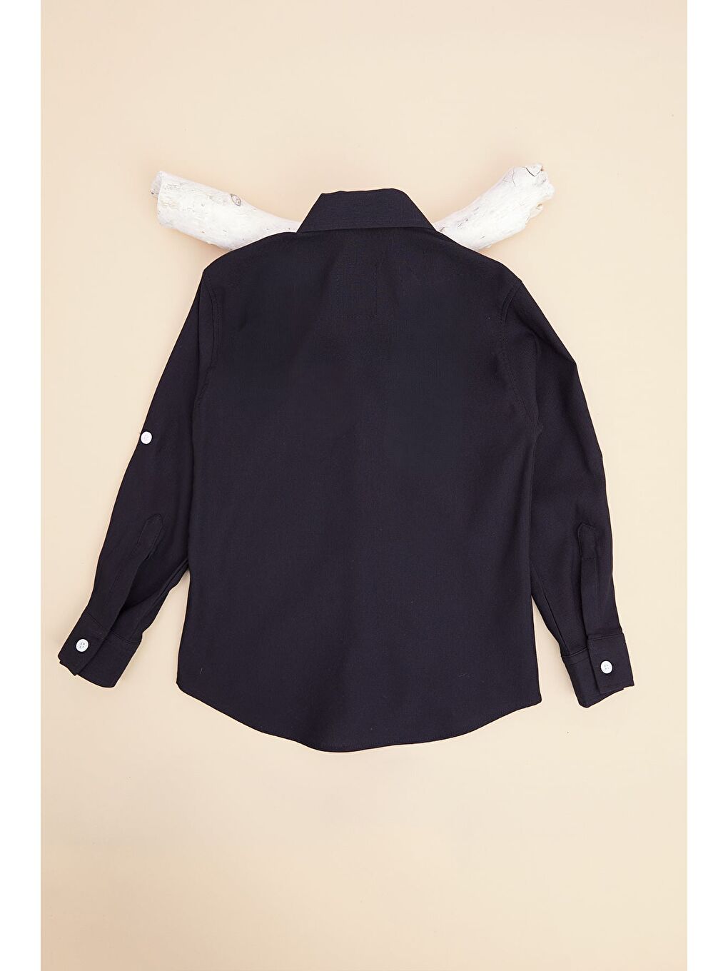 Siyah Yazı Baskılı Kolu Katlamalı Erkek Çocuk Gömlek-1