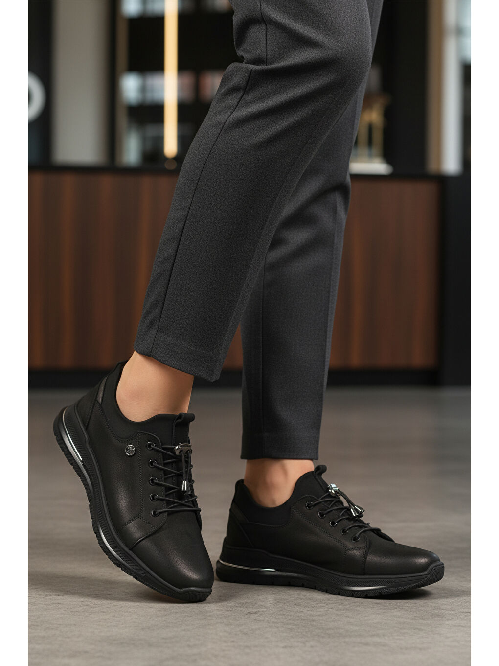 Siyah Nubuk Lastik Bağcıklı Kadın Casual Ayakkabı 5004 Z-3