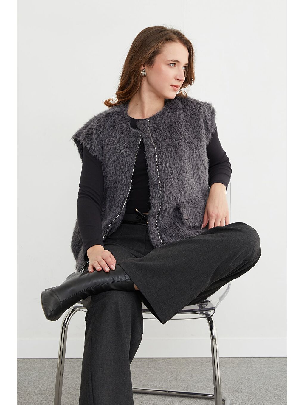 Antrasit Cep Detaylı Bomber Pelüş Yelek