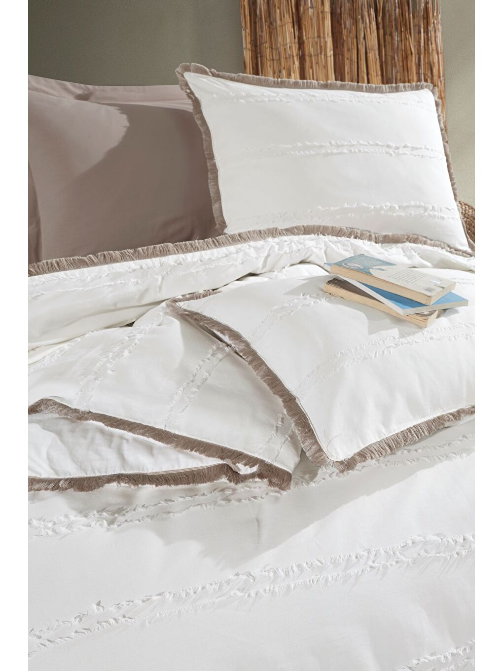 Ekru %100 Pamuk Çift Kişilik Püsküllü Nevresim Seti Bonami ekru-1