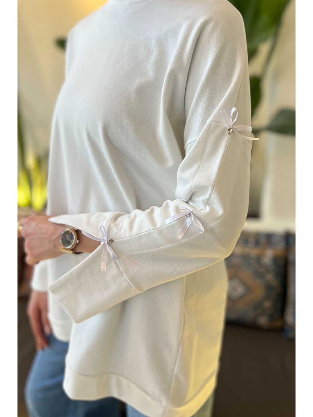 Beyaz Kadın Bisiklet Yaka Fiyonk Ve Taş Detaylı Tesettür Tunik-4