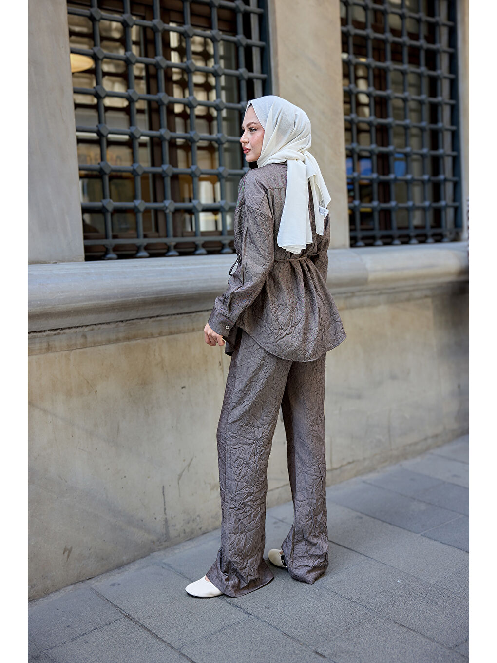 Kadın Kırışık Kumaş Takım Kahverengi-3