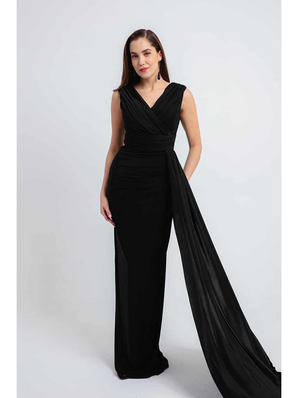 Kadın Siyah Kruvaze Yaka Taş Baskılı Kuyruklu Uzun Abiye Elbise