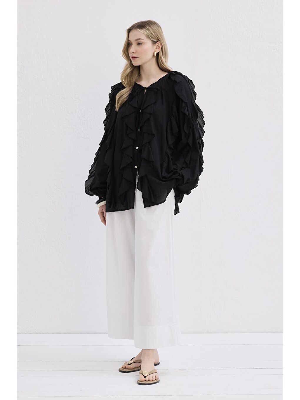 Rosa Fırfırlı Vual Gömlek Siyah-3