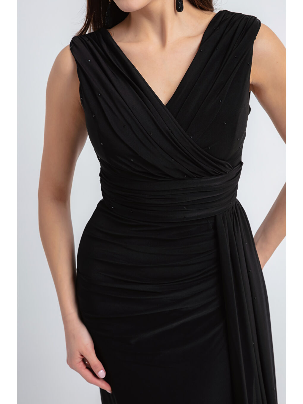 Kadın Siyah Kruvaze Yaka Taş Baskılı Kuyruklu Uzun Abiye Elbise-3