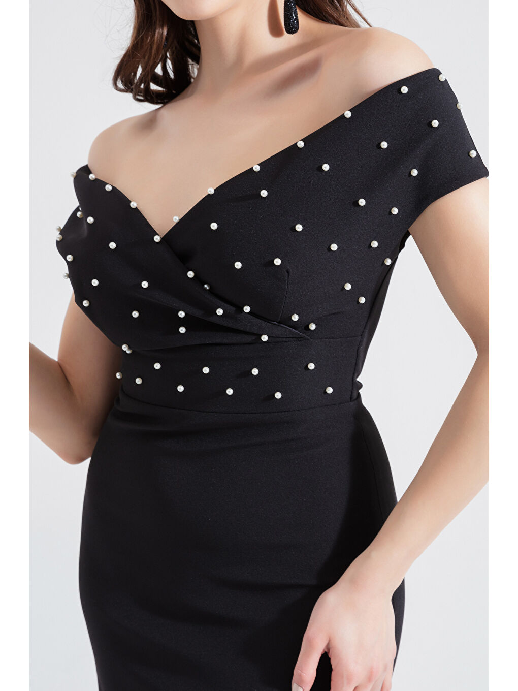 Kadın Siyah Kruvaze Yaka İncili Midi Abiye Elbise-3