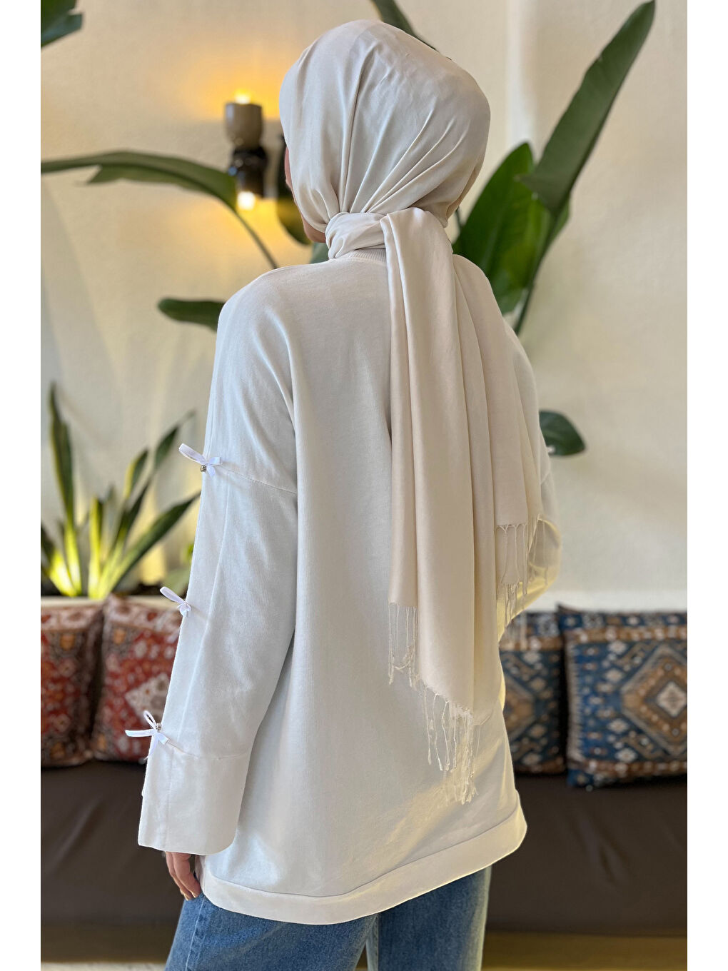 Beyaz Kadın Bisiklet Yaka Fiyonk Ve Taş Detaylı Tesettür Tunik-6