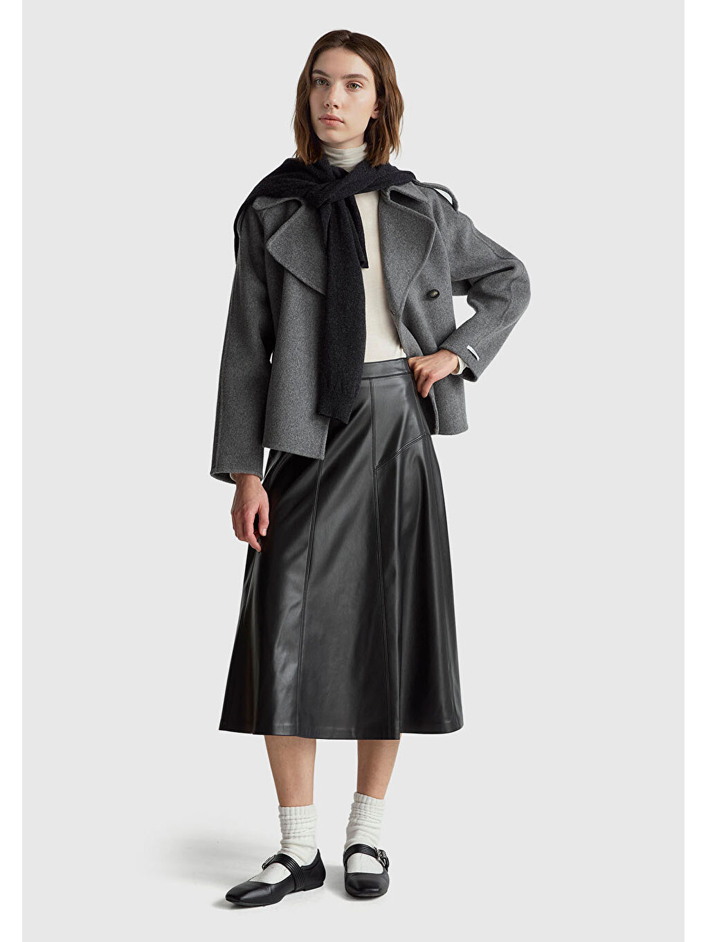 Kadın Siyah Yırtmaçlı Görünmez Fermuarlı Uzun Kloş Etek-4