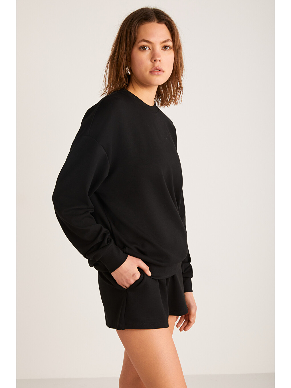 Maisie Kadın Scuba Kumaşlı Aşırı Yumuşak Yuvarlak Yakalı Oversize Siyah Sweatshirt