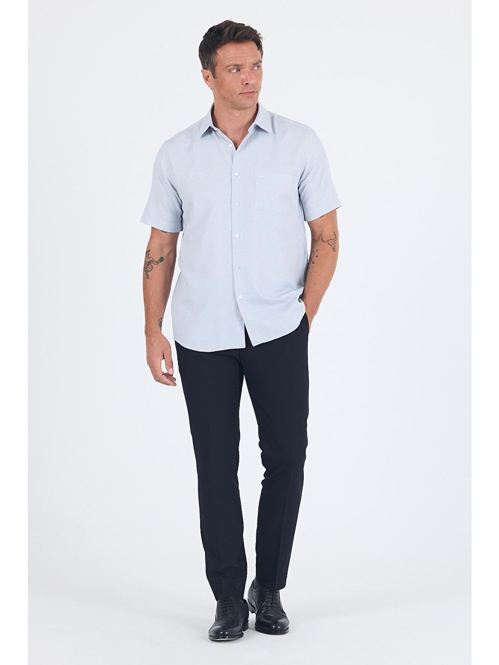 Siyah Sert Yaka Kısa Kol Cepli Comfort Fit Cls Büyük Beden Gömlek 1004250263-1