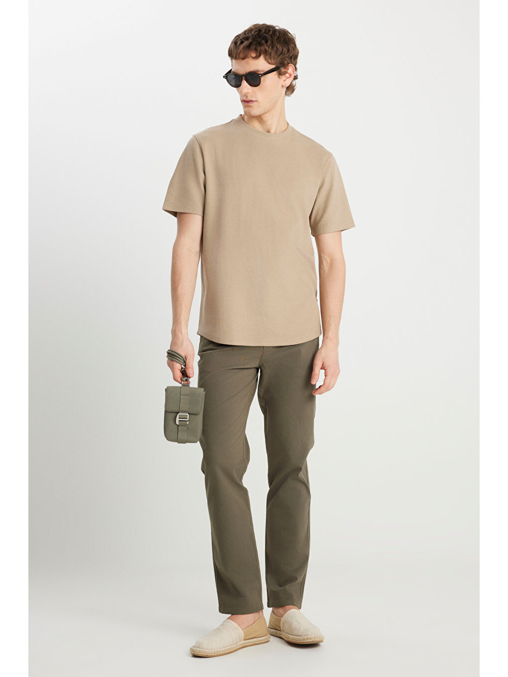 Relaxed Fit Geniş Kesim Bisiklet Yaka Bej Dokulu Basic Tişört-2