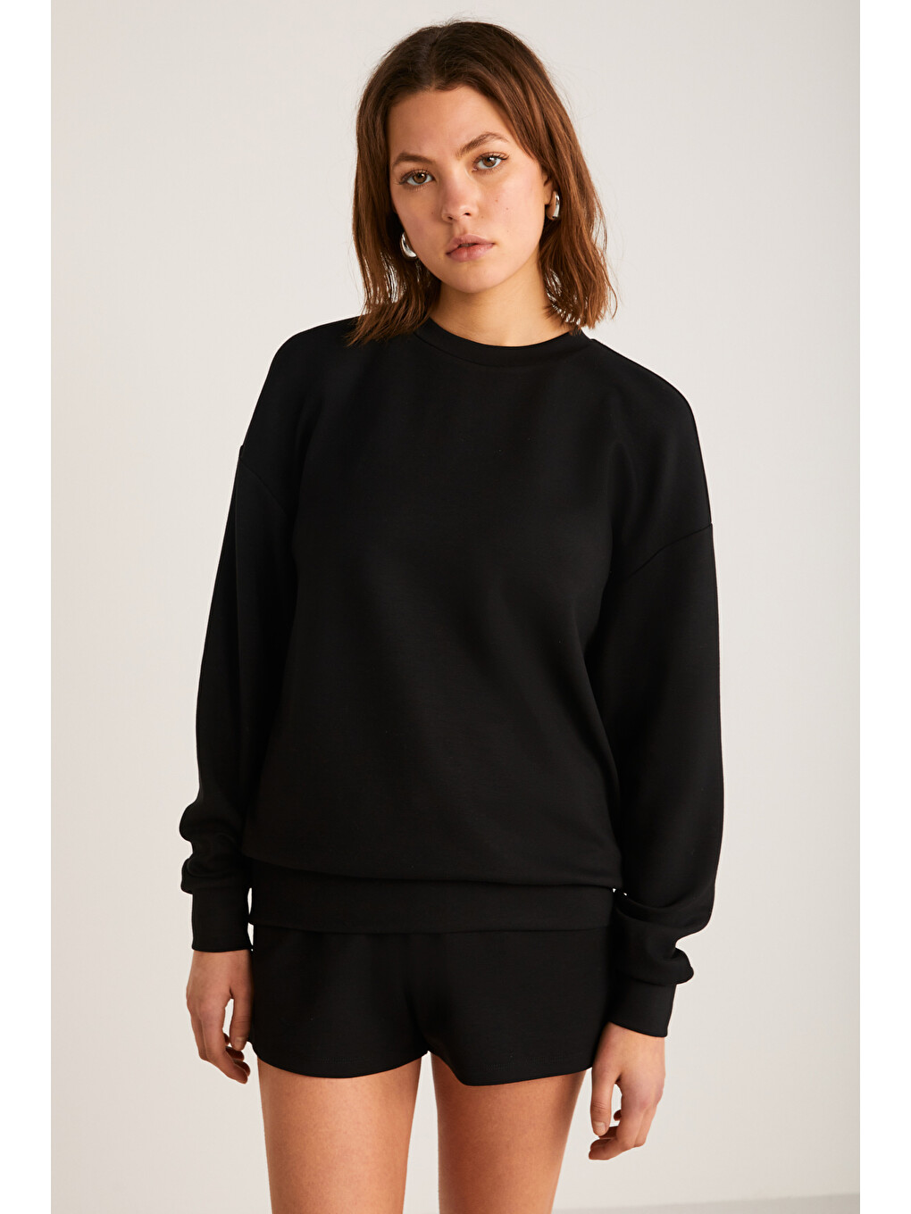 Maisie Kadın Scuba Kumaşlı Aşırı Yumuşak Yuvarlak Yakalı Oversize Siyah Sweatshirt-3