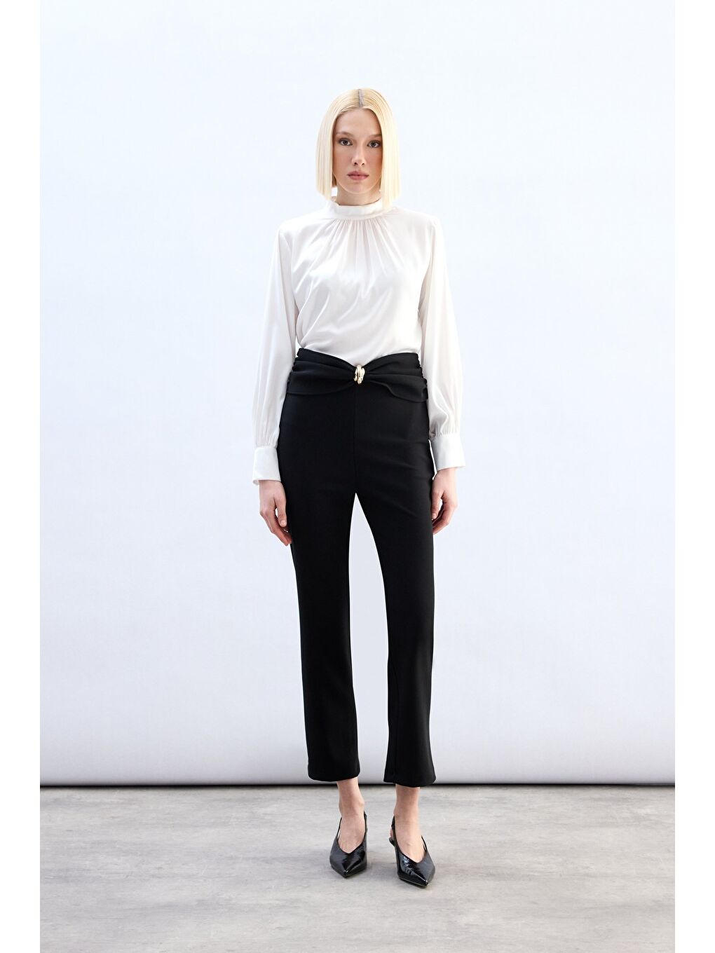 Bel Aksesuarlı Pantolon - Siyah-3