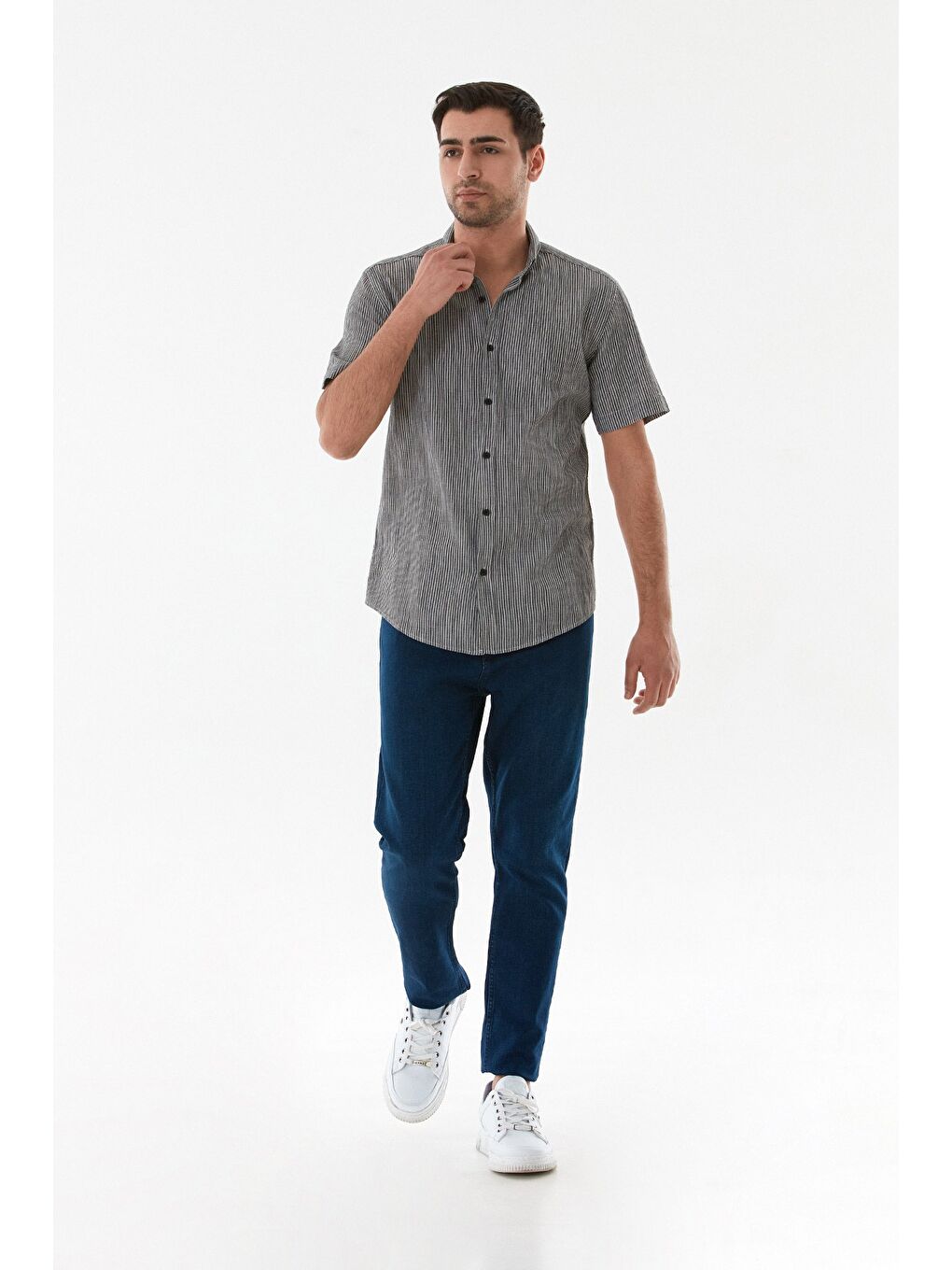 Siyah Çizgili Düğmeli Kısa Kollu Gömlek-3