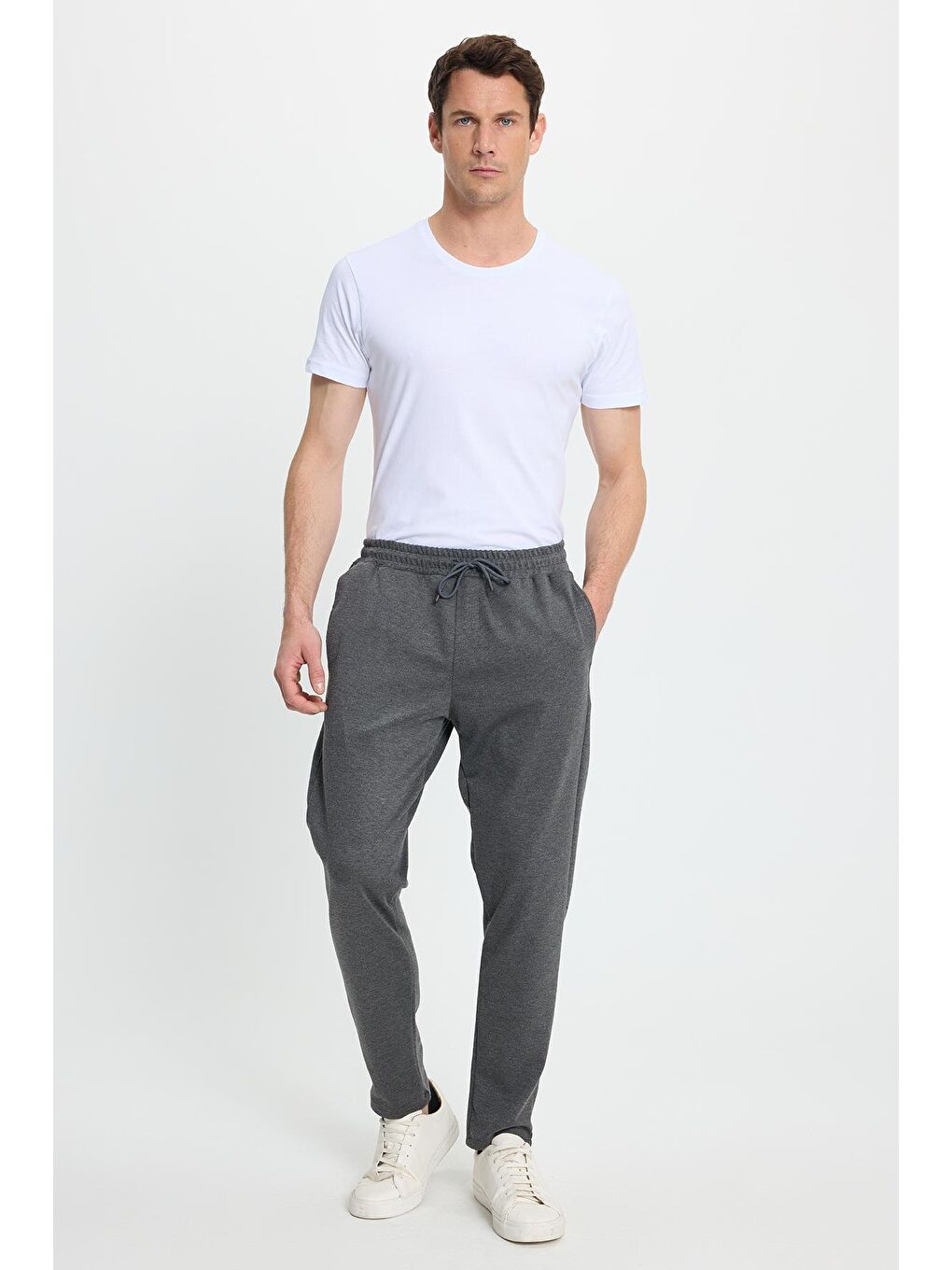 Erkek Regular Fit Klasik Kesim Beli Lastikli Bağcıklı Koyu Gri Jogger Pantolon-1