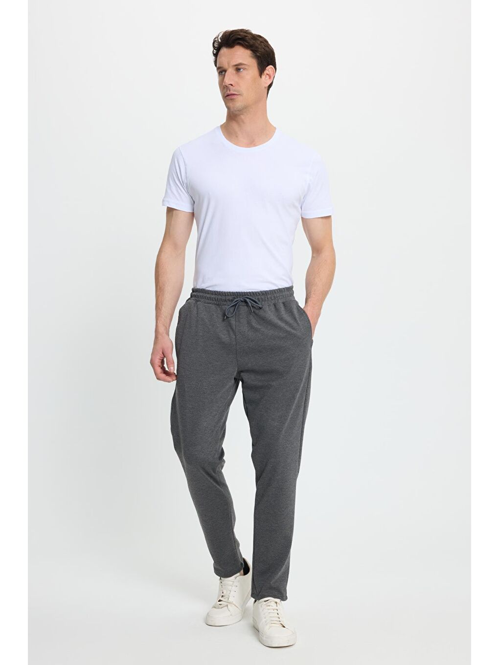 Erkek Regular Fit Klasik Kesim Beli Lastikli Bağcıklı Koyu Gri Jogger Pantolon-3
