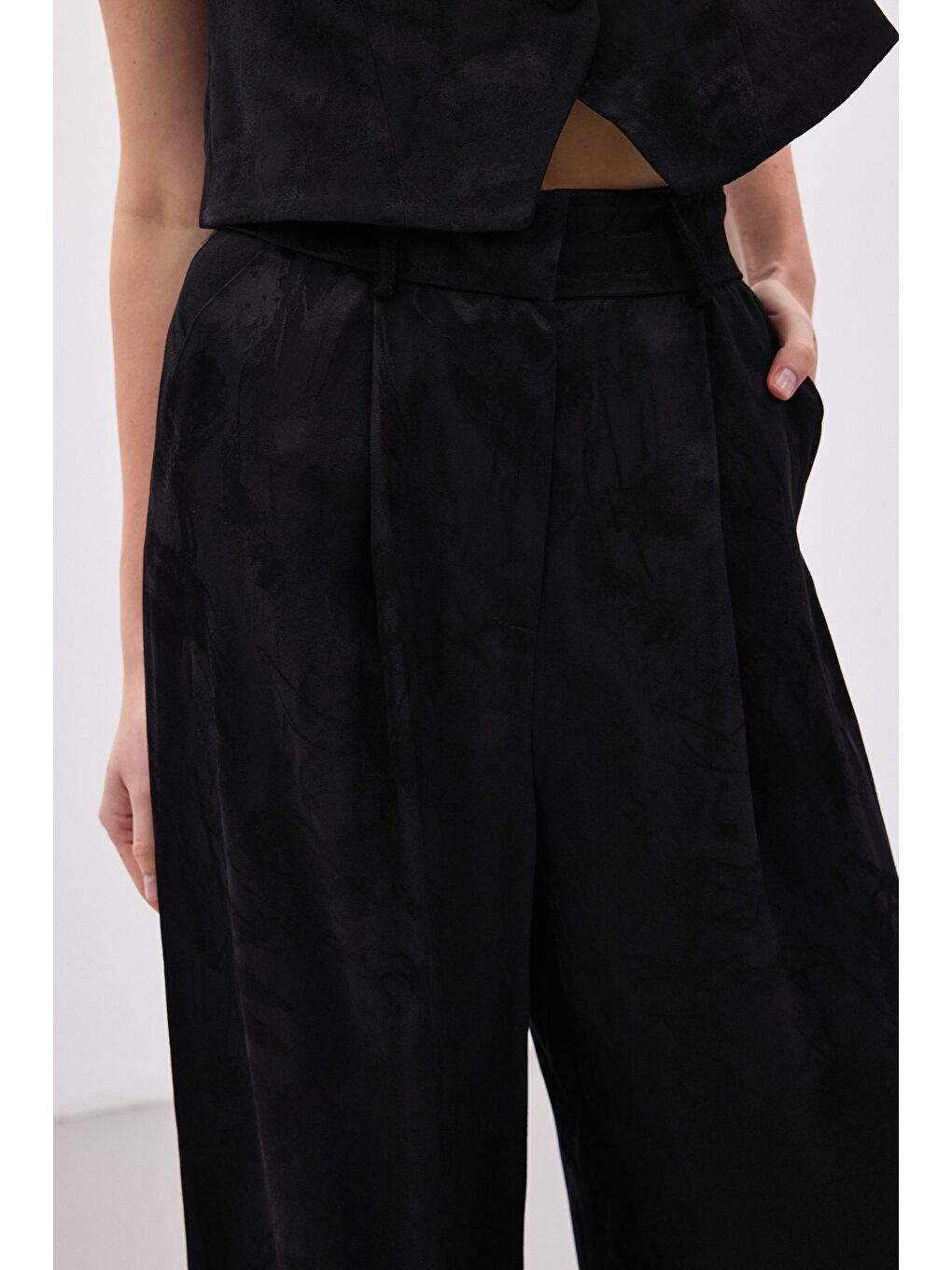 Jakarlı Bol Pantolon - Siyah-6