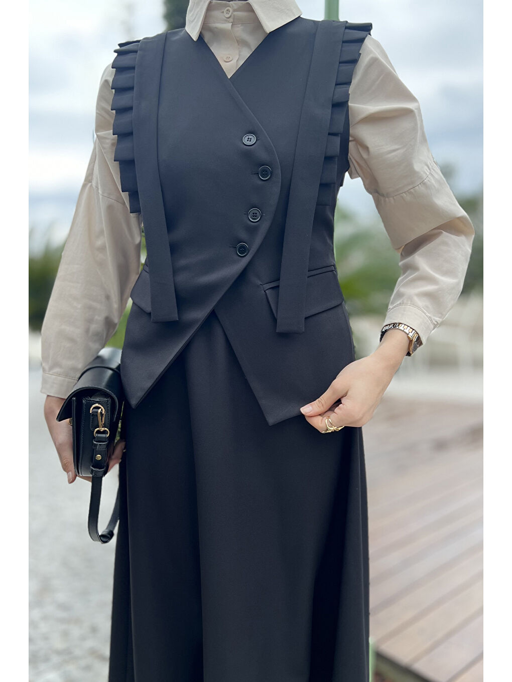 Siyah Kadın Omuz Fırfırlı Yelek Etek Tesettür İkili Takım-7