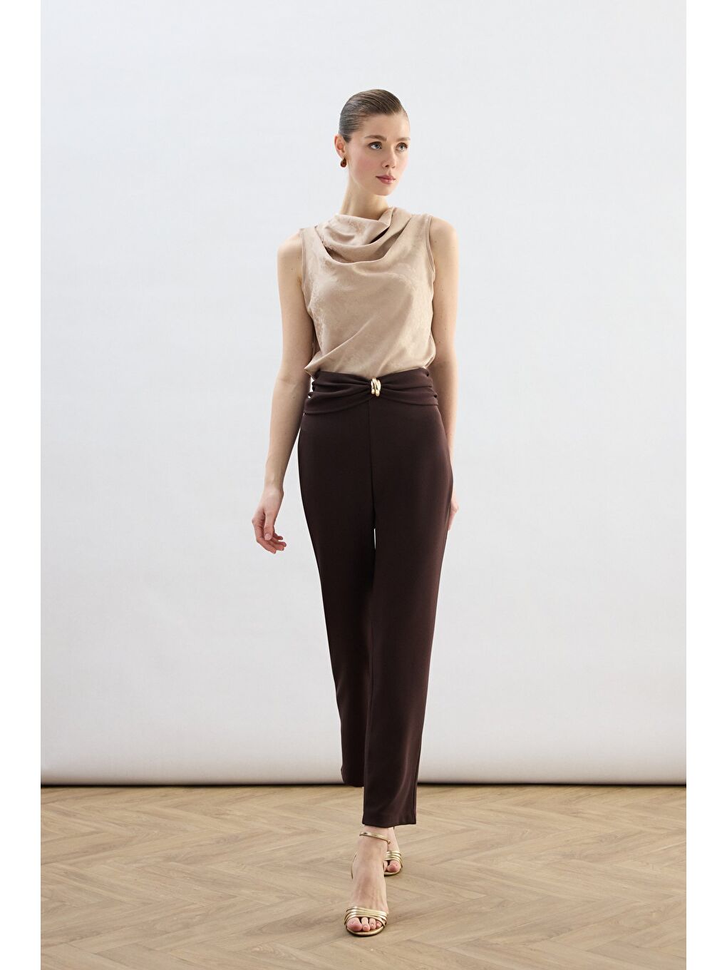 Kahverengi Bel Aksesuarlı Pantolon - Kahve