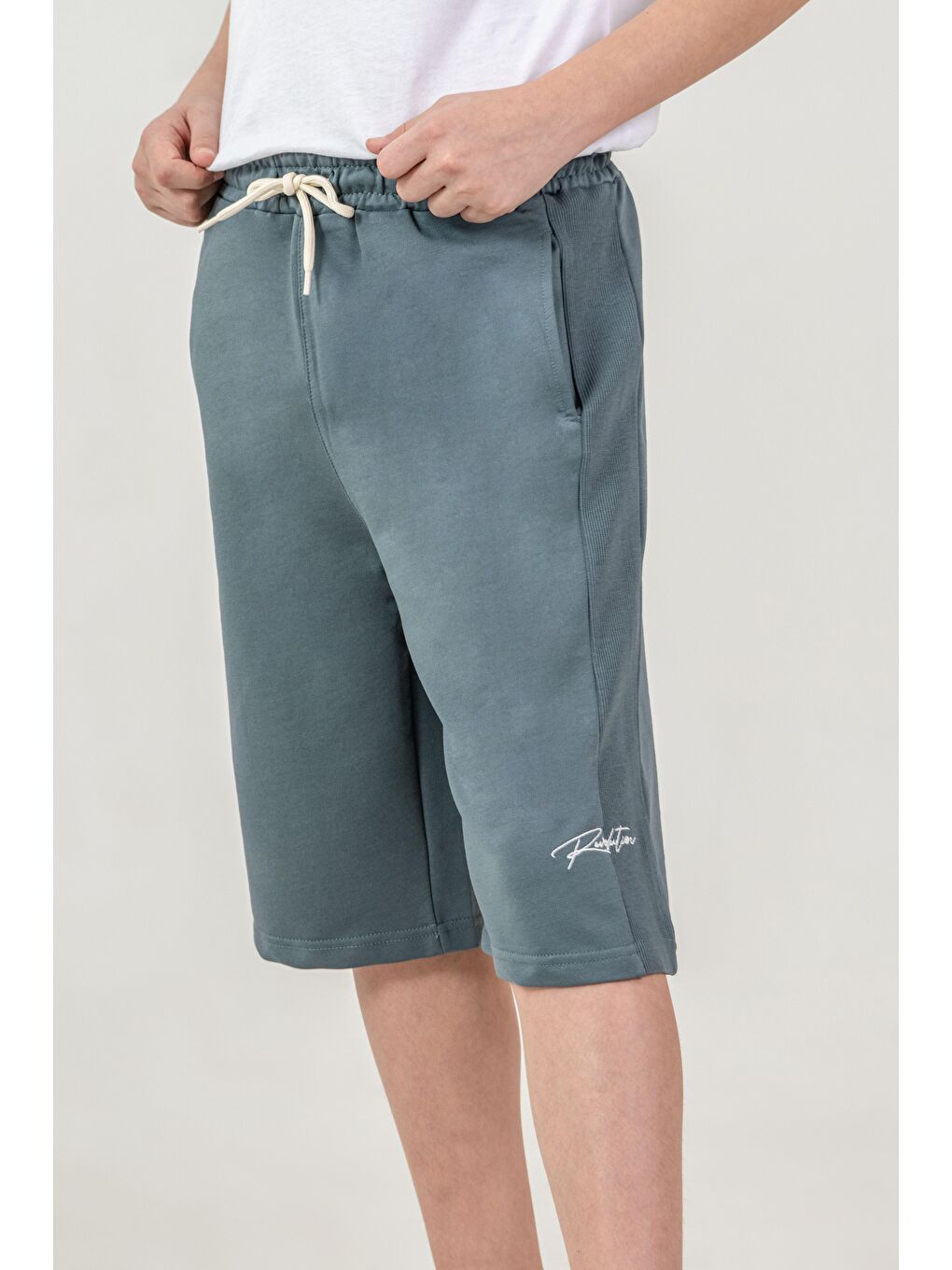 Yeşil Sol Bacak Nakışlı Erkek Çocuk Şort-1