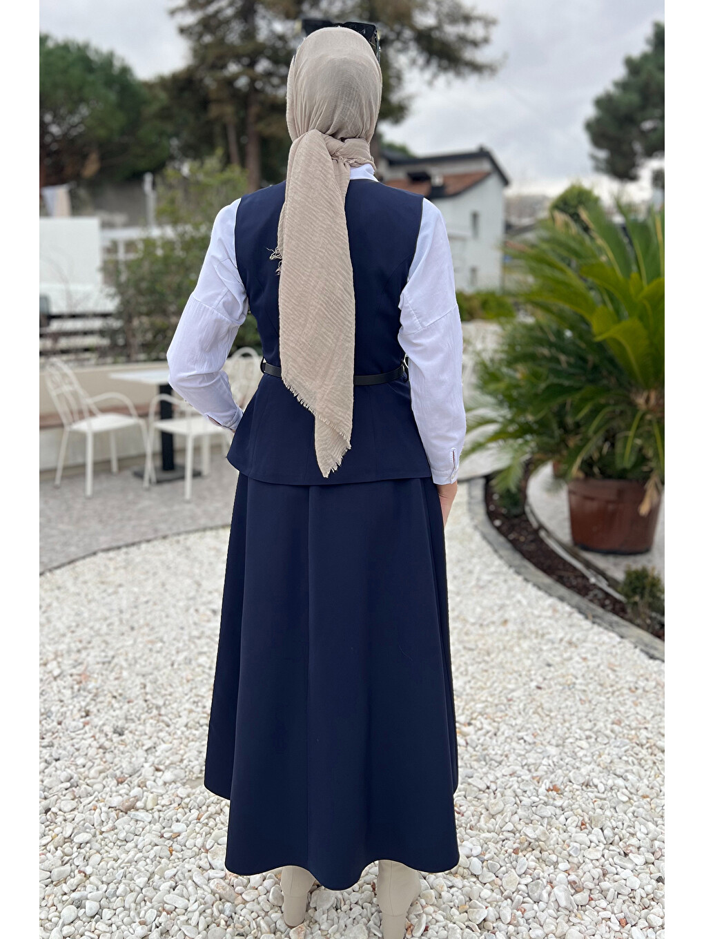 Lacivert Kadın Kemer Ve Broş Detaylı Yelek Etek Tesettür İkili Takım-6