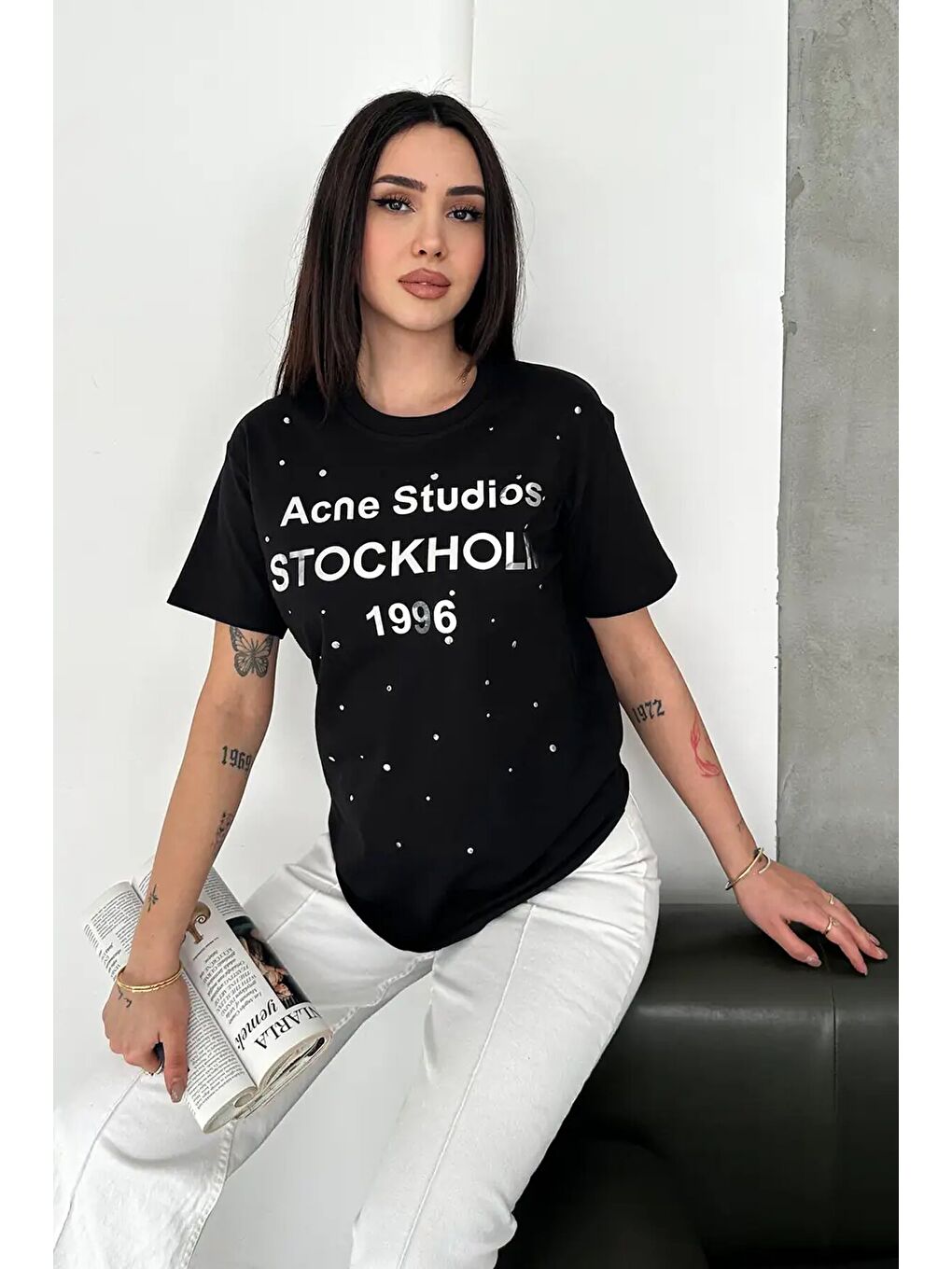 Taş Detaylı Yazılı Tişört Siyah-1