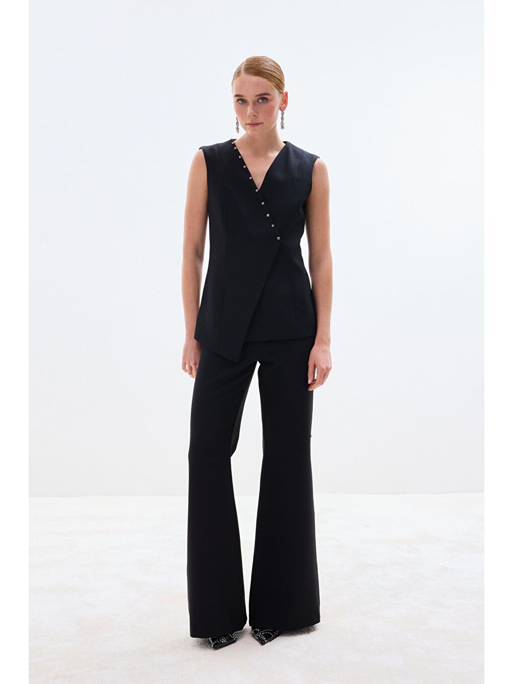 Yanları İnci Aksesuarlı Pantolon - Siyah