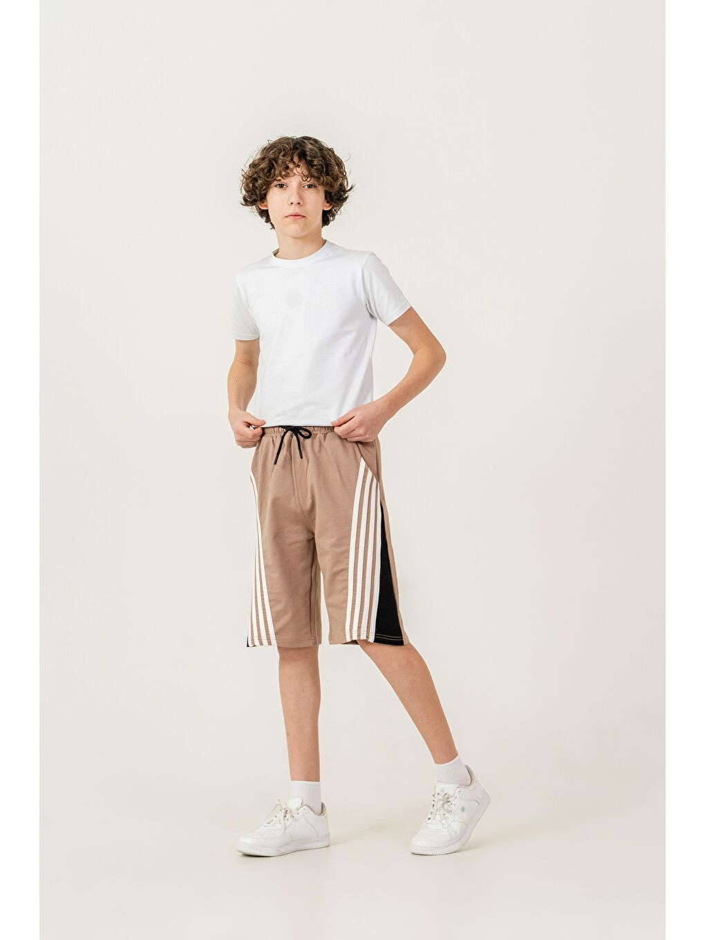 Bej Garni Parçalı Çift Bacak 4 Şeritli  Erkek Çocuk Şort-2