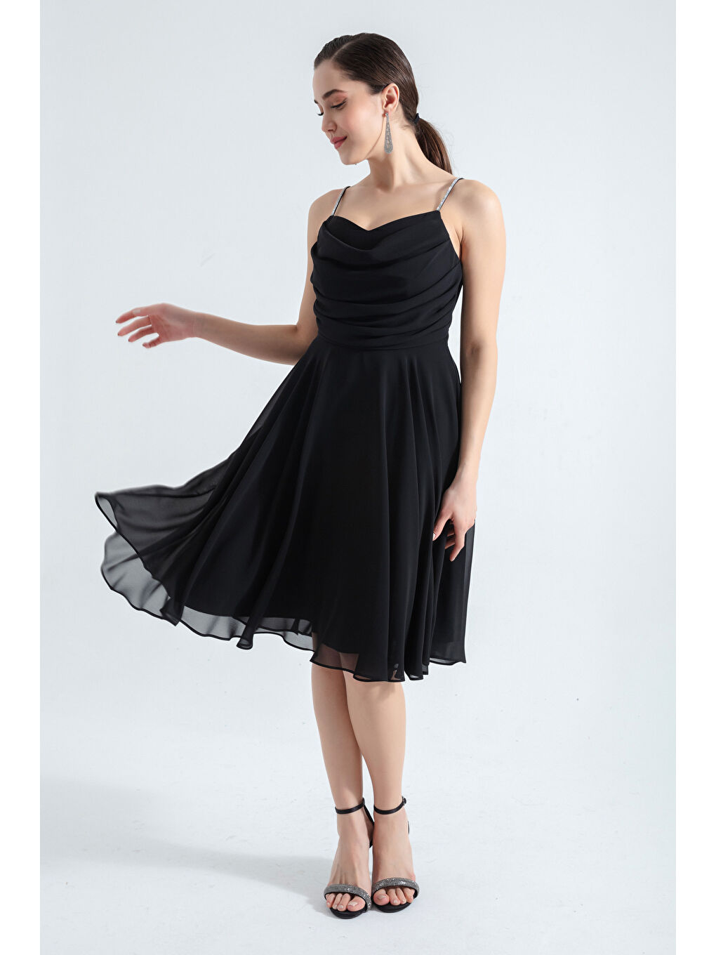 Kadın Siyah Taş Askılı Midi Abiye Elbise