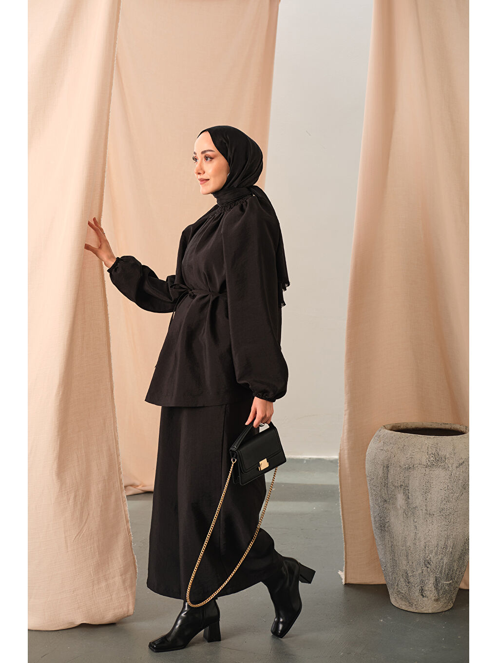 Kadın Yakası Lastik Detaylı Takım Siyah-1