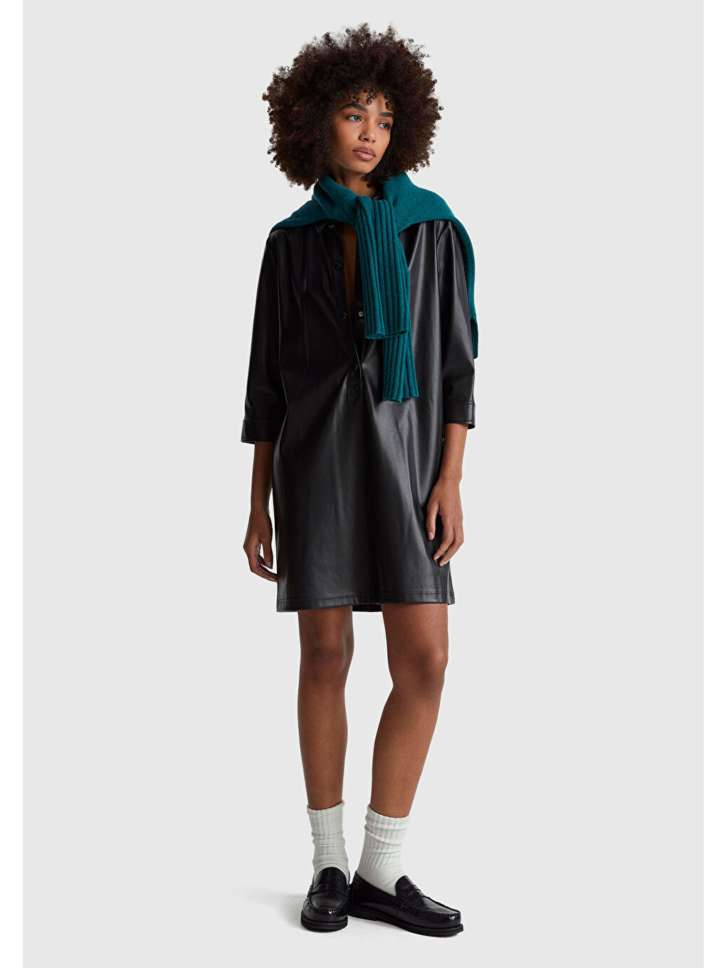 Kadın Siyah Deri Görünümlü Önü Düğmeli Uzun Kollu Elbise-4