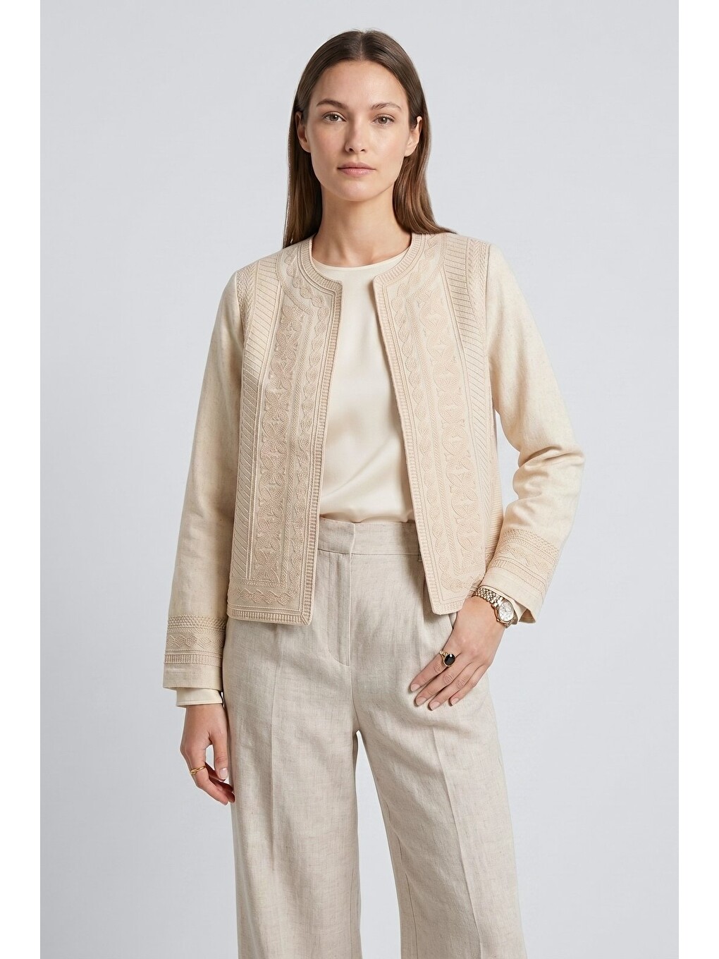 Bej Kadın Oversize Bisiklet Yaka Önü Açık Nakışlı İnce Gabardin Ceket