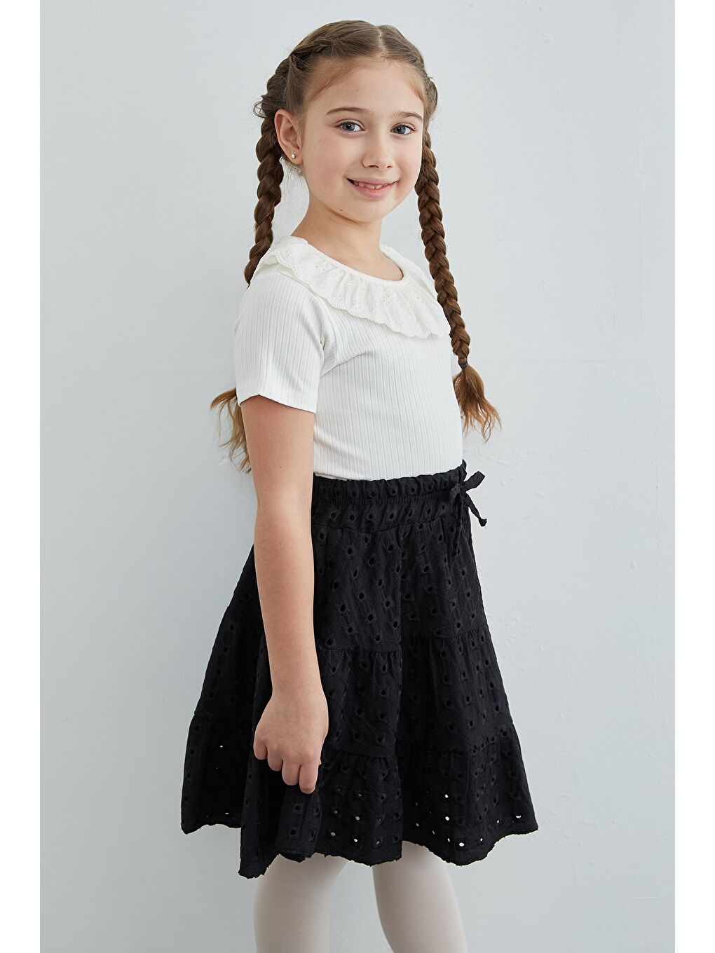 Siyah Beli Lastikli Brode Detaylı Kız Çocuk Etek-2