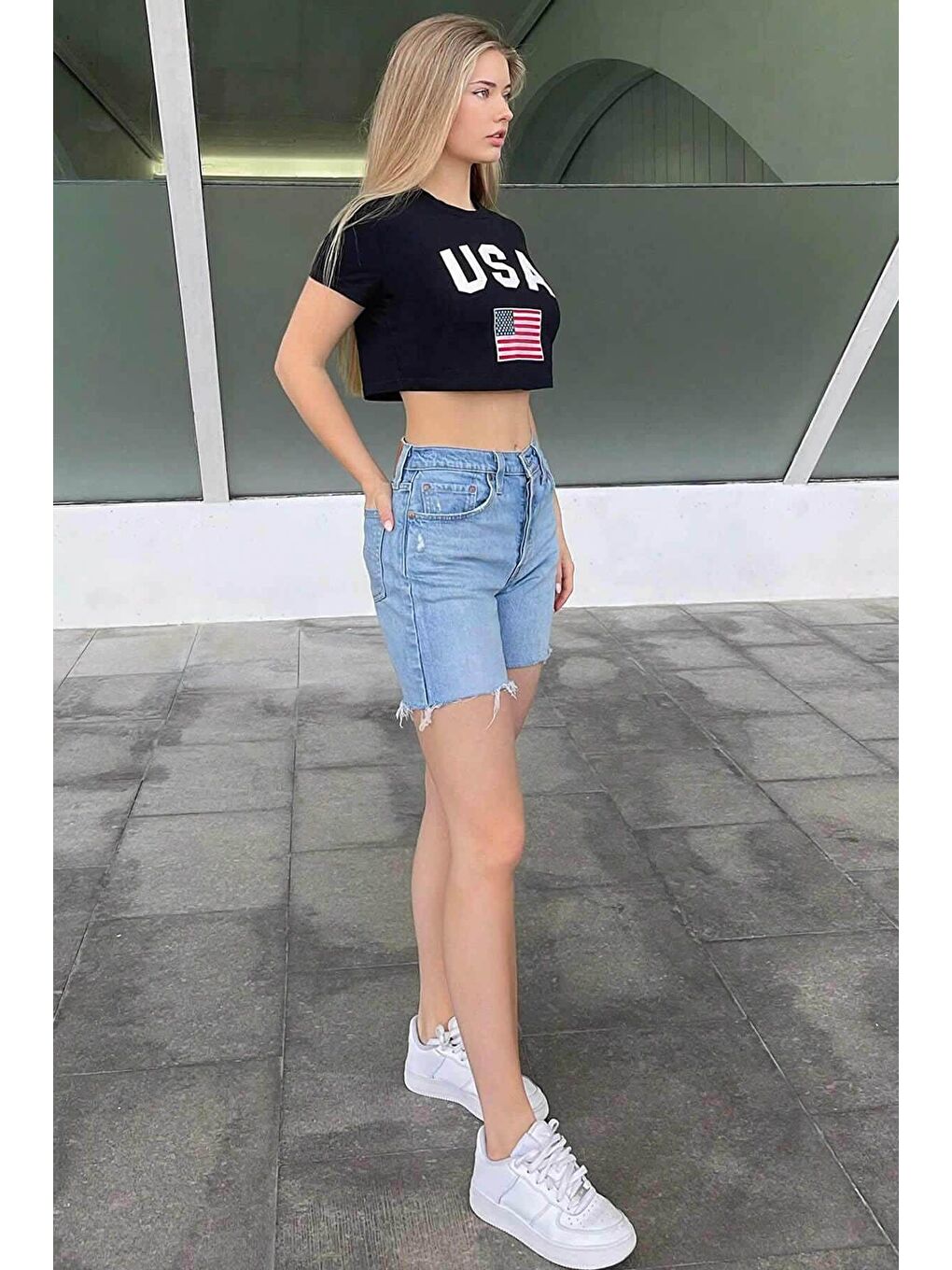 Kadın Siyah Bisiklet Yaka USA Baskılı Crop T Shirt-2