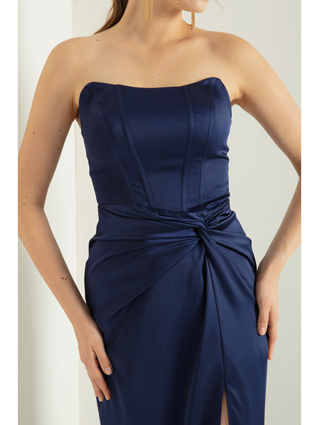 Kadın Lacivert Kruvaze Astarlı Dokuma Korse Detaylı Saten Uzun Abiye Elbise-3