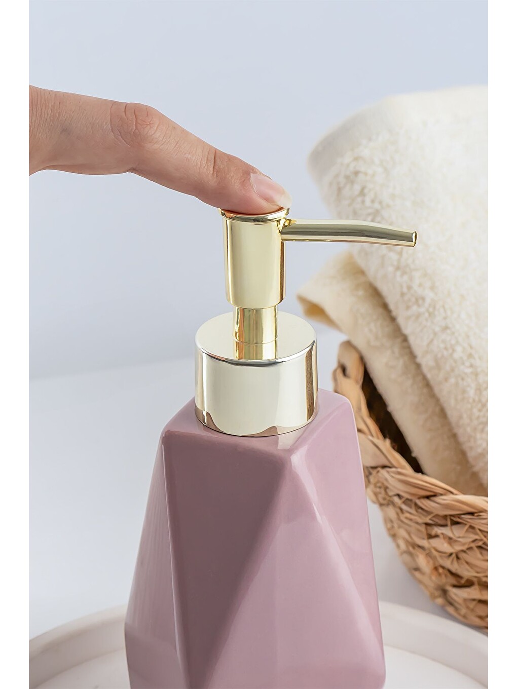 Pembe 3203 Seramik Sıvı Sabunluk - Tezgah Üstü Banyo Mutfak Lavabo Sabunluğu - 250 Cc Pudra-2