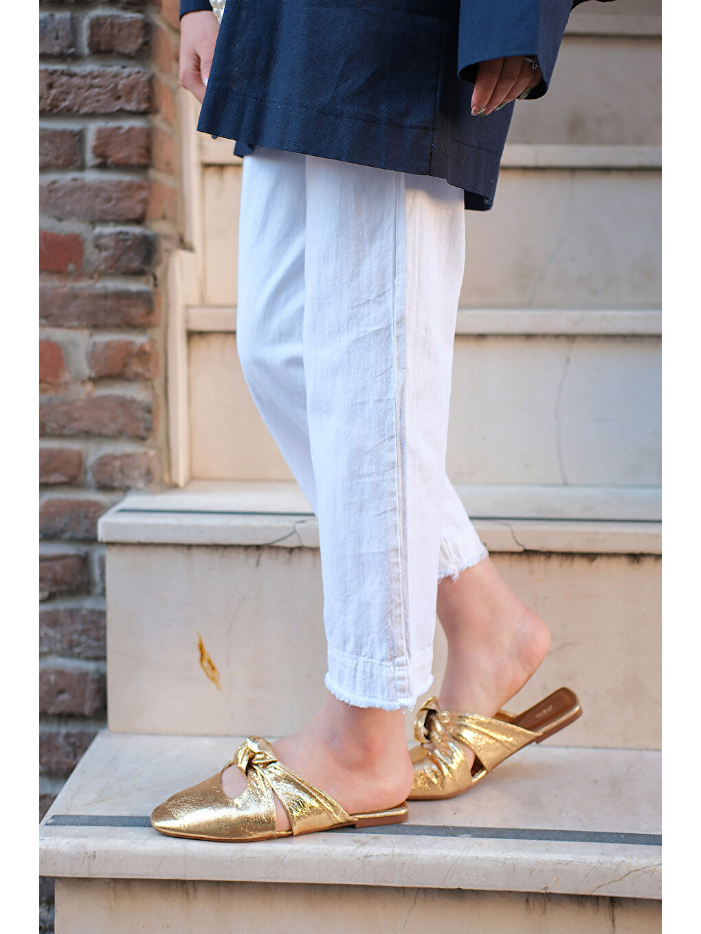 Kadın Paçası Parçalı Ham Pantolon Beyaz-2