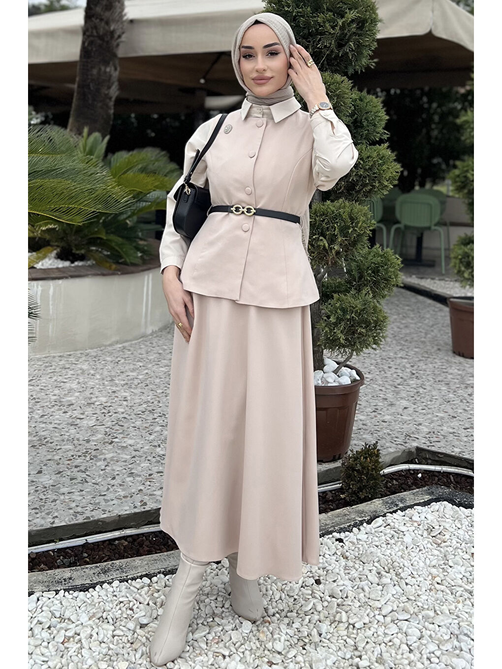 Bej Kadın Kemer Ve Broş Detaylı Yelek Etek Tesettür İkili Takım-2