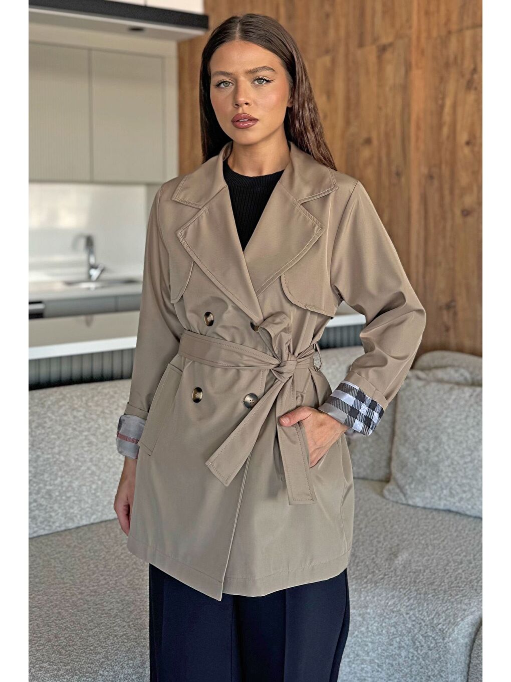 Bej Kadın Ön Düğmeli Bel Kuşaklı Trençkot-1