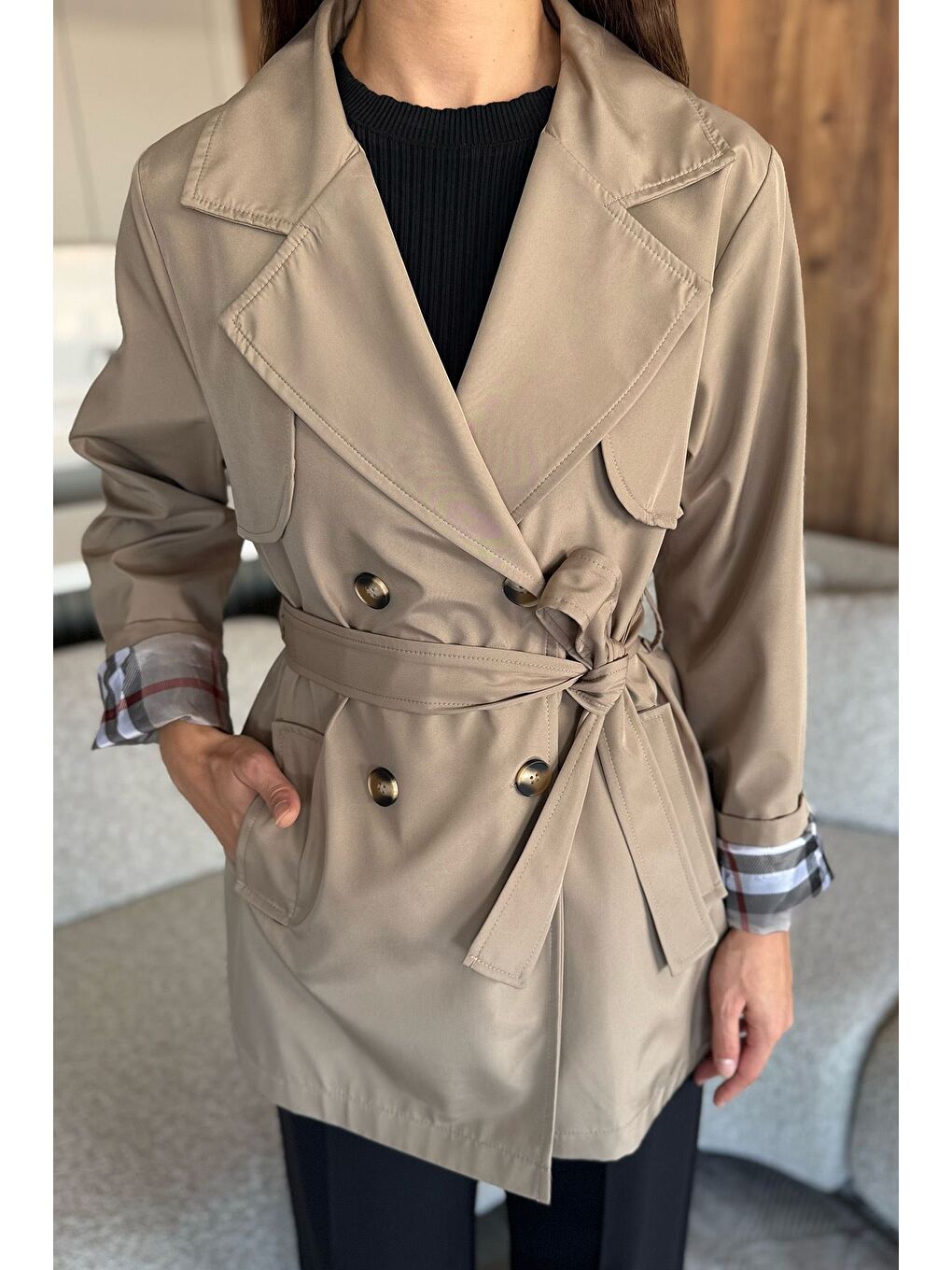 Bej Kadın Ön Düğmeli Bel Kuşaklı Trençkot-2
