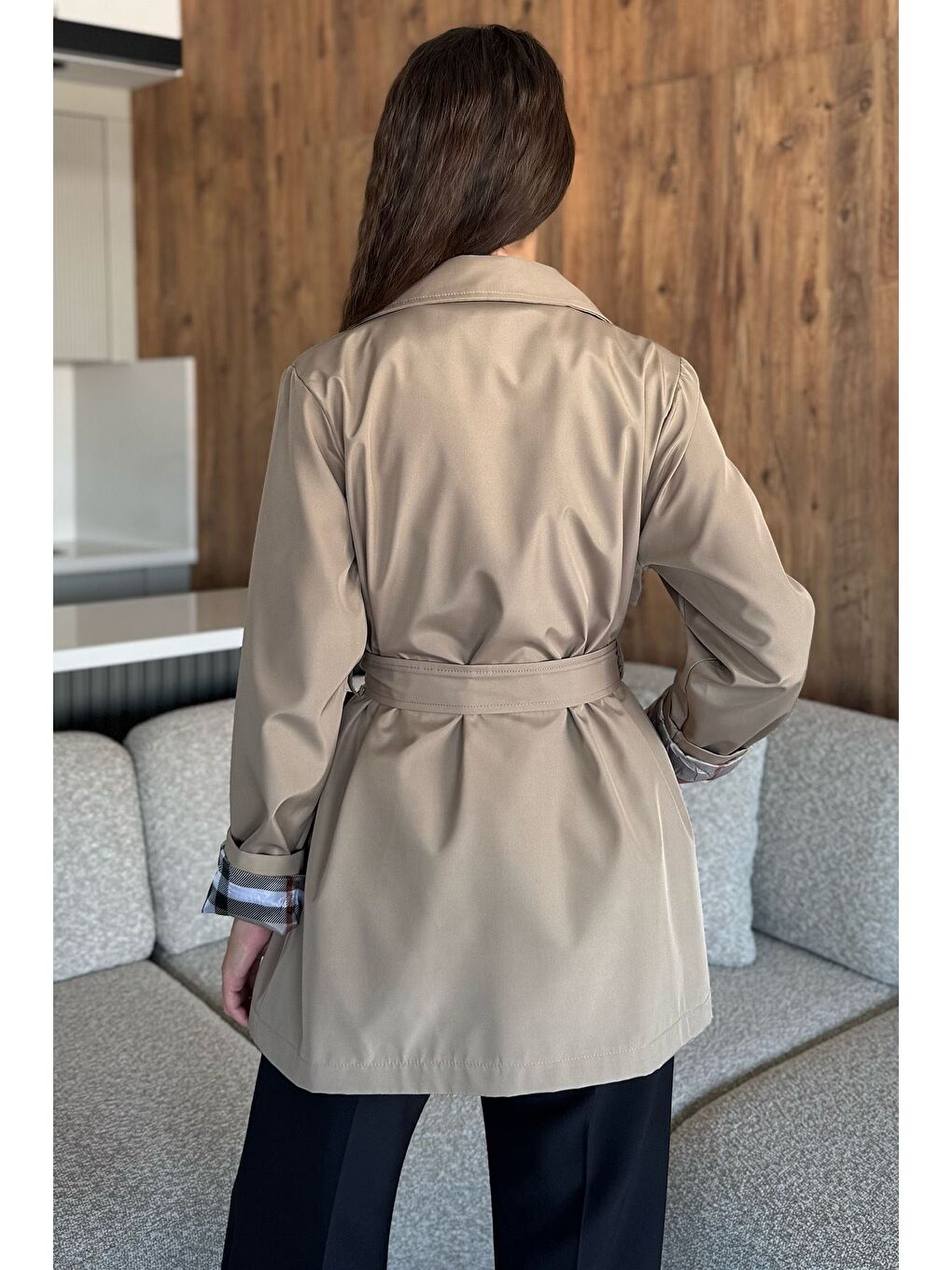 Bej Kadın Ön Düğmeli Bel Kuşaklı Trençkot-3