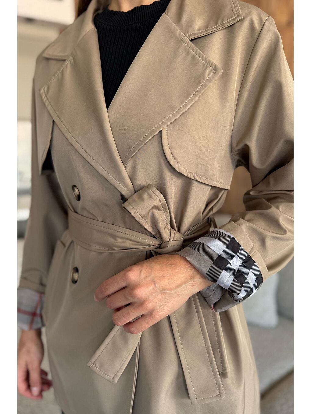 Bej Kadın Ön Düğmeli Bel Kuşaklı Trençkot-4