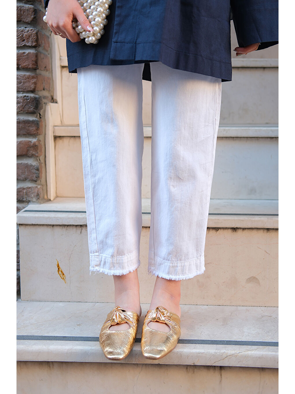 Kadın Paçası Parçalı Ham Pantolon Beyaz-3