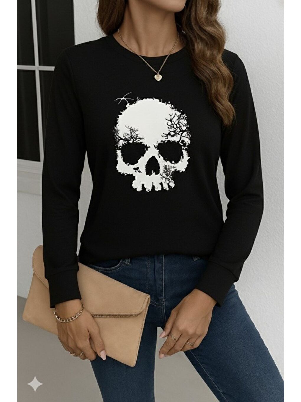 Siyah Kadın Uzun Kollu Bisiklet Yaka Kurukafa Desenli Viskon Bluz-2