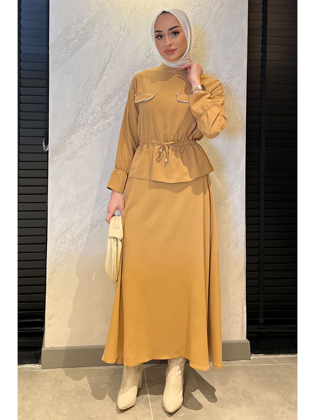 Ekru Kadın Bilek Ve Bel Büzgülü Taş Detaylı Tesettür Etek Bluz İkili Takım-2