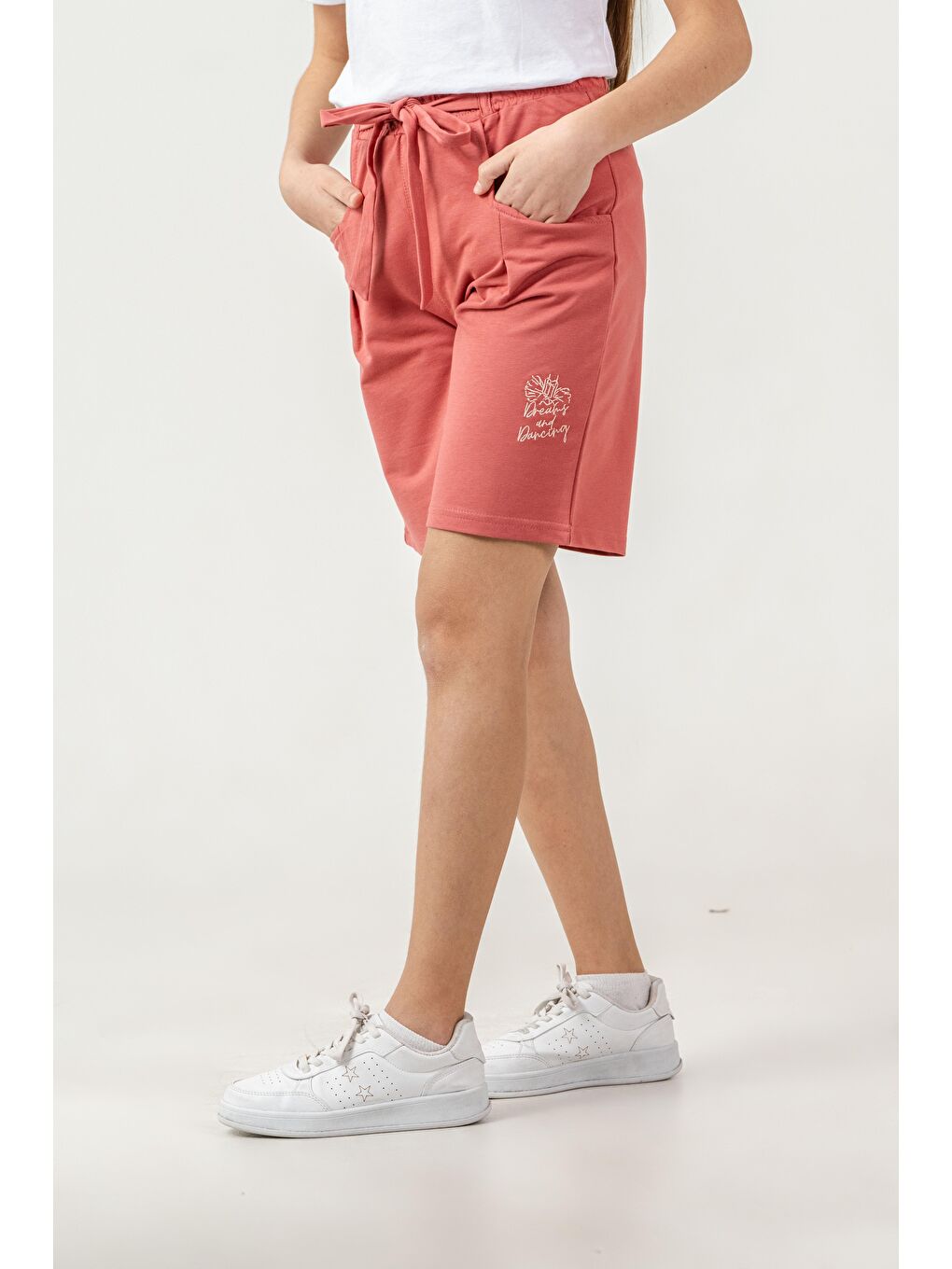 Kahverengi Kemer Fiyonk Kurdeleli Dreams Nakışlı Kız Çocuk Şort-2