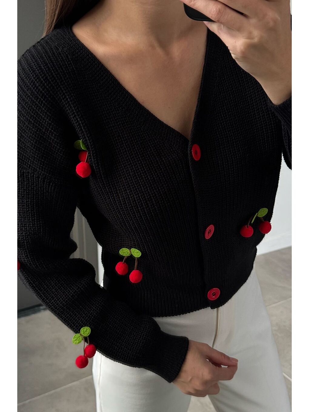 Siyah Kiraz Aksesuarlı Kadın Triko Hırka ( S,m,l Uyumludur)-1