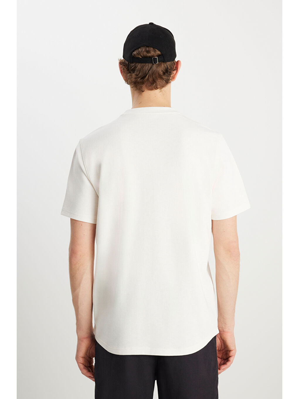 Relaxed Fit Geniş Kesim Bisiklet Yaka Ekru Dokulu Basic Tişört-4