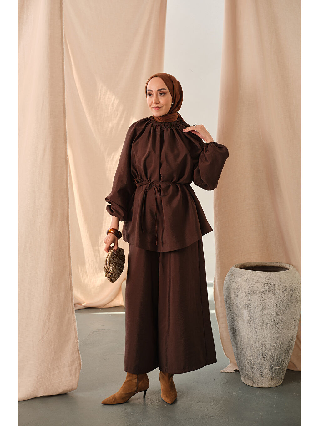 Kahverengi Kadın Yakası Lastik Detaylı Takım Kahve-4